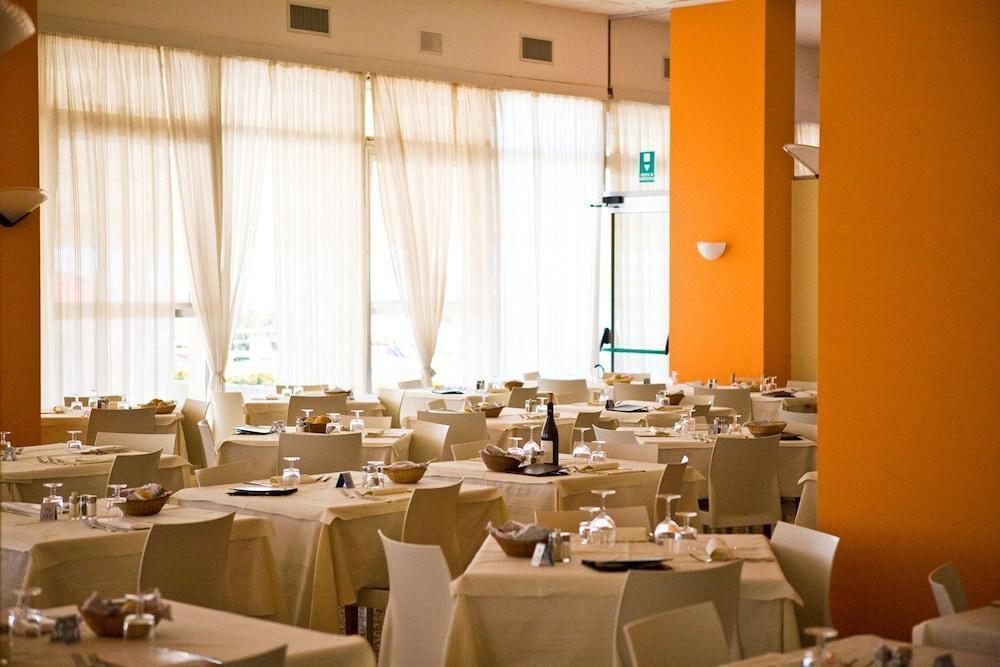 לידו די ג'סולו Hotel Astor מראה חיצוני תמונה