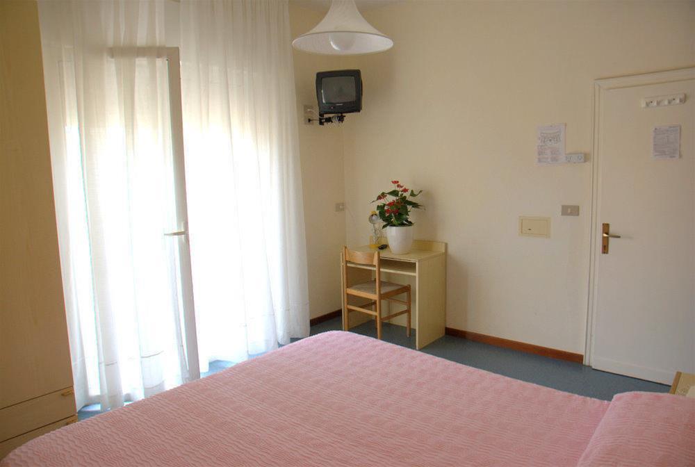 לידו די ג'סולו Hotel Astor מראה חיצוני תמונה